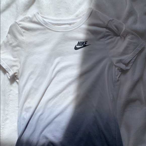 (Sorry about lighting) Nike grey ombré tee - Picture 1 of 1